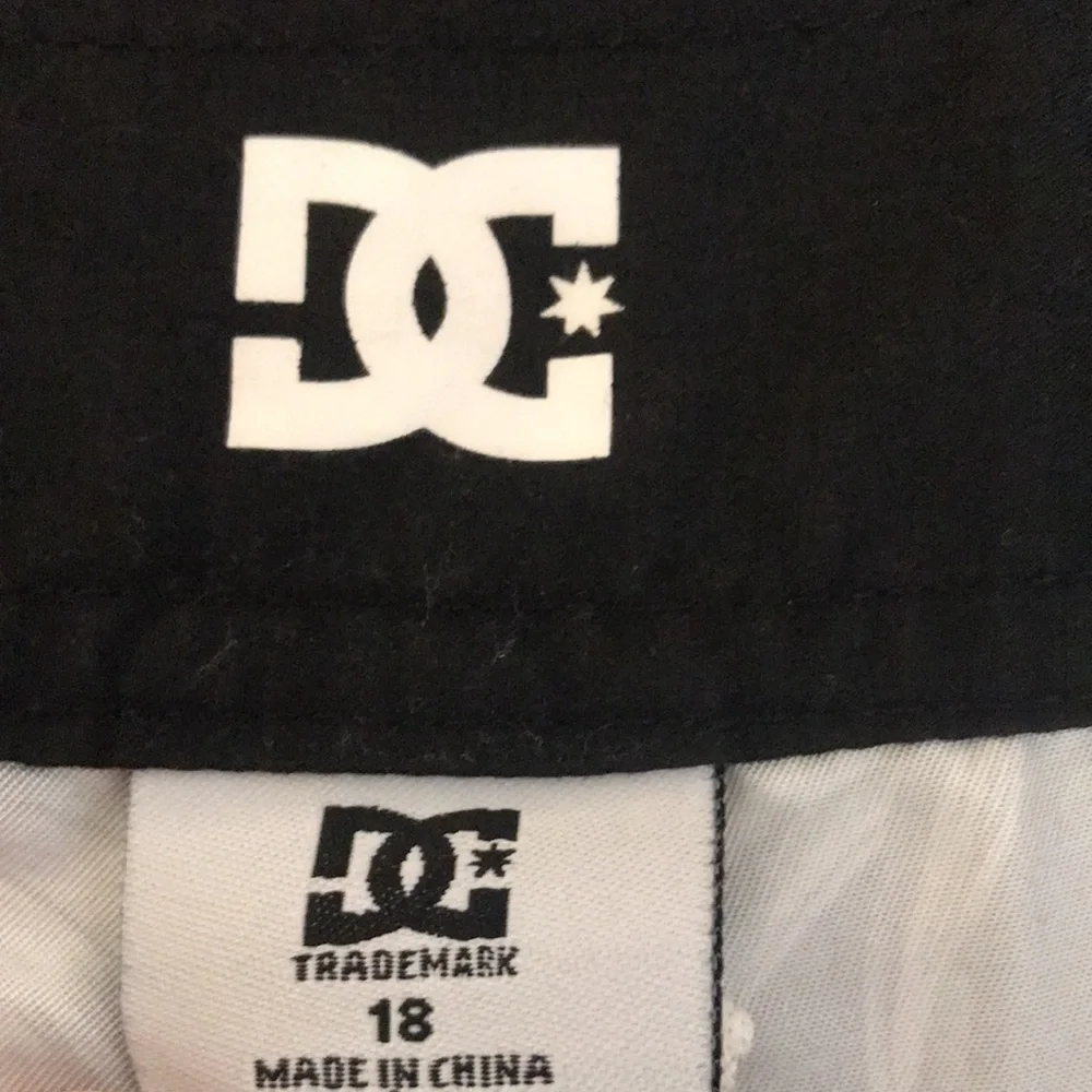 DC Boy’s XL Plant Leaves Tropical Swim Trunks Black and Gray Board Shorts